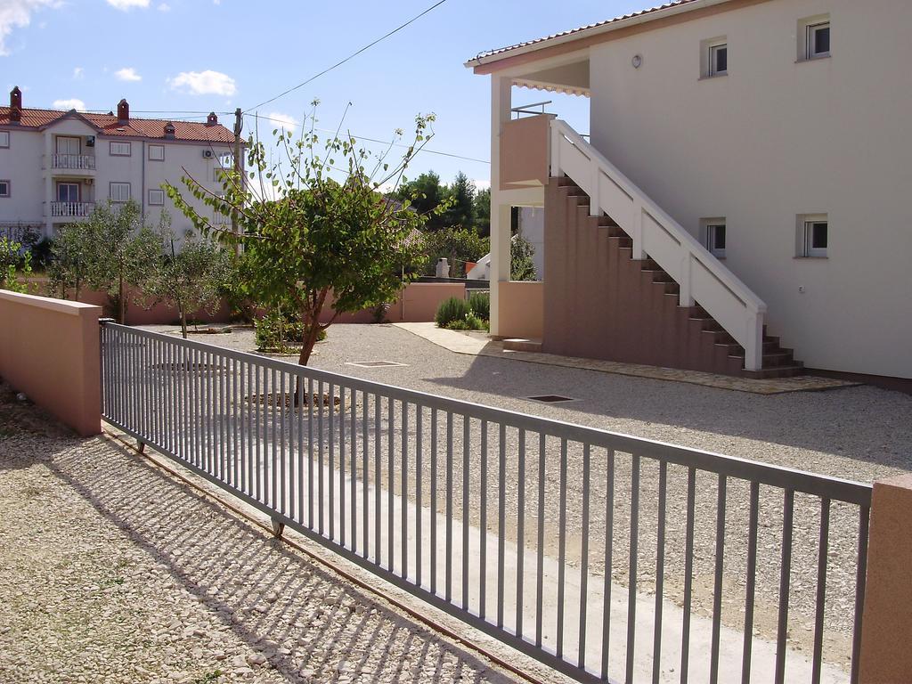 Apartments Ruzmarin Vrsi Exterior photo