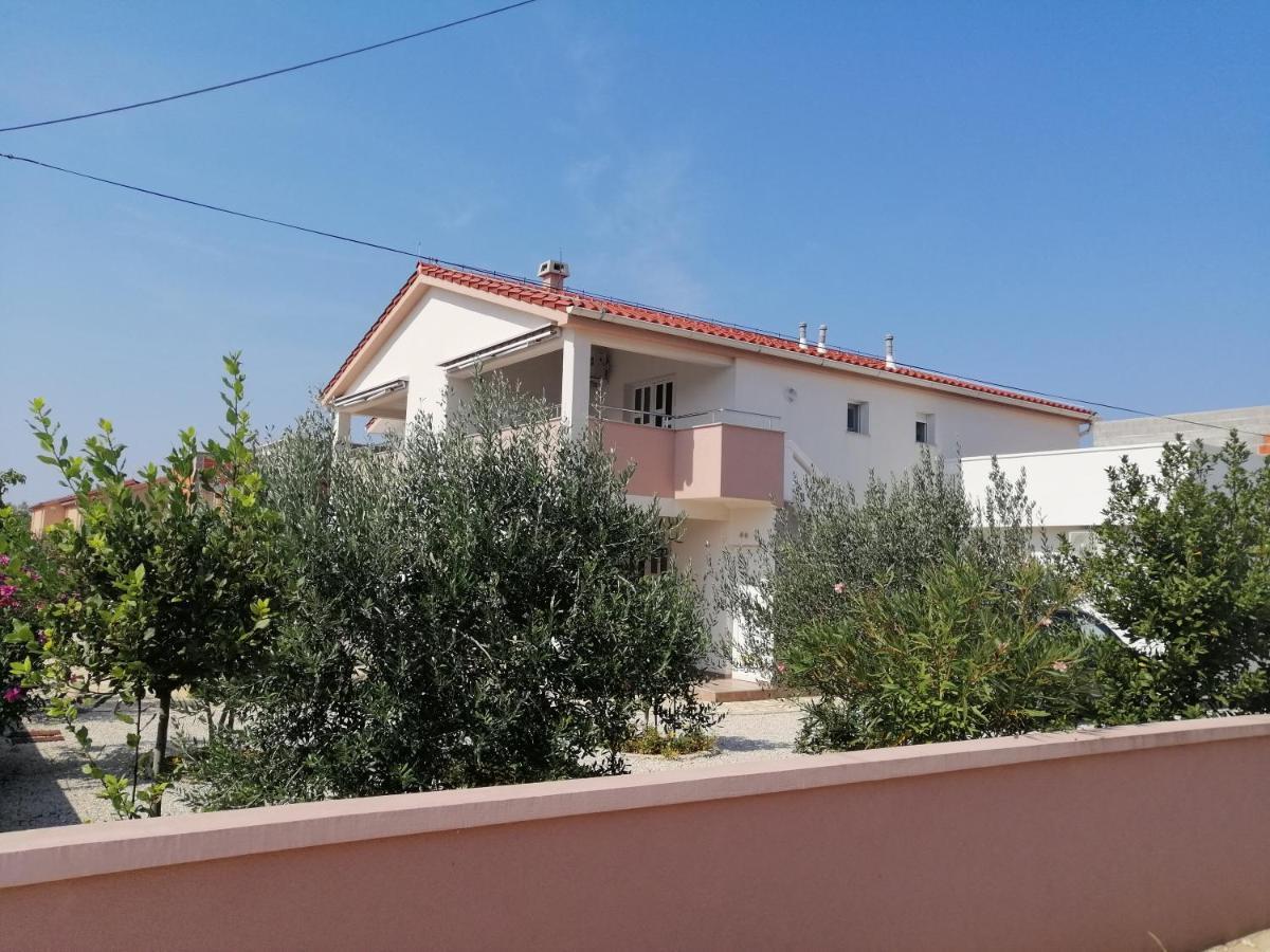 Apartments Ruzmarin Vrsi Exterior photo